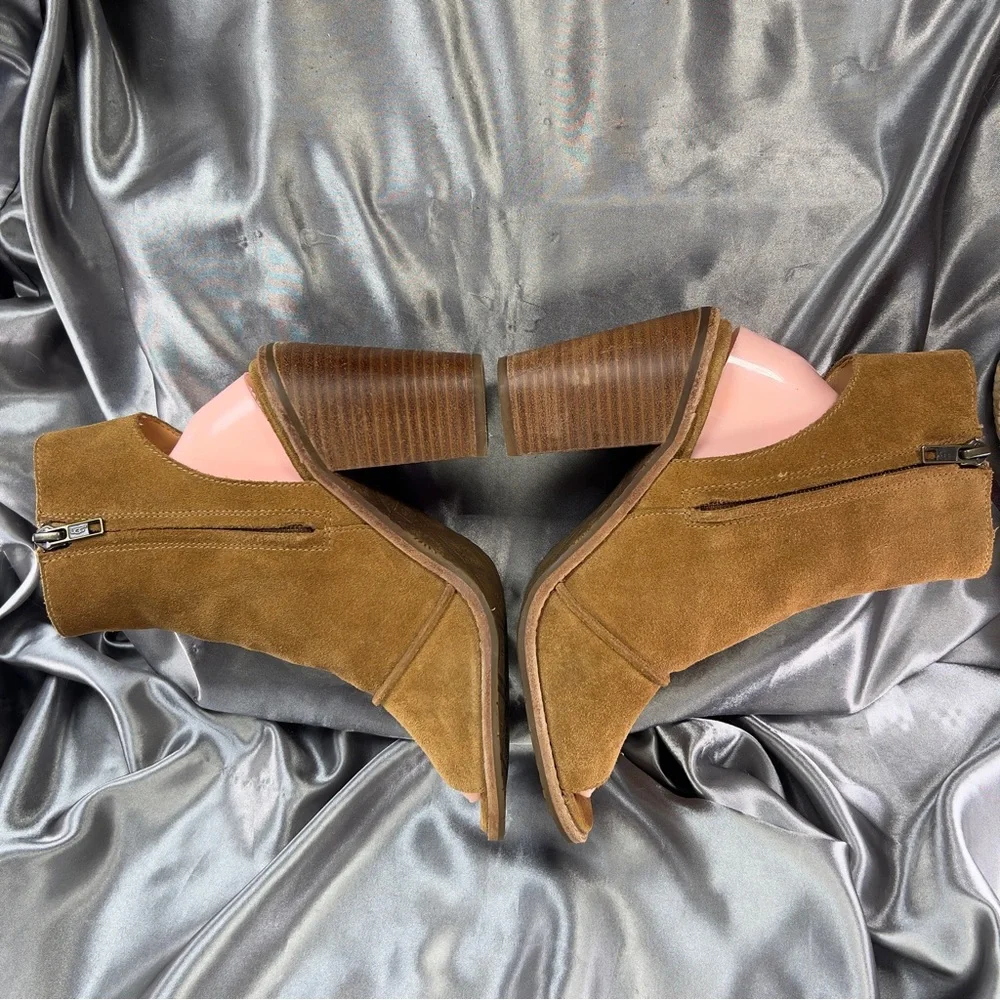 UGG Valencia Peep Toe Ankle Bootie in Light Brown Suede Size 8.5 US/EU 39 GUC‎